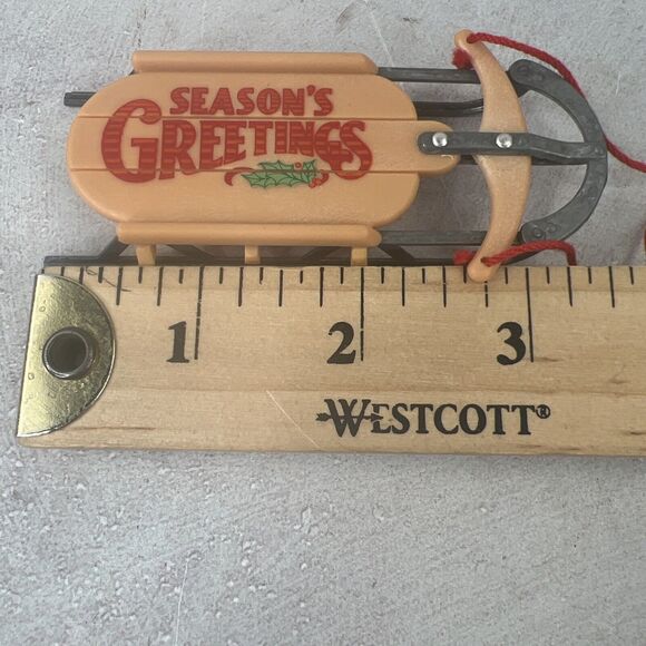 1984 Nostalgic Sled Hallmark Ornament‎ - Picture 4 of 8